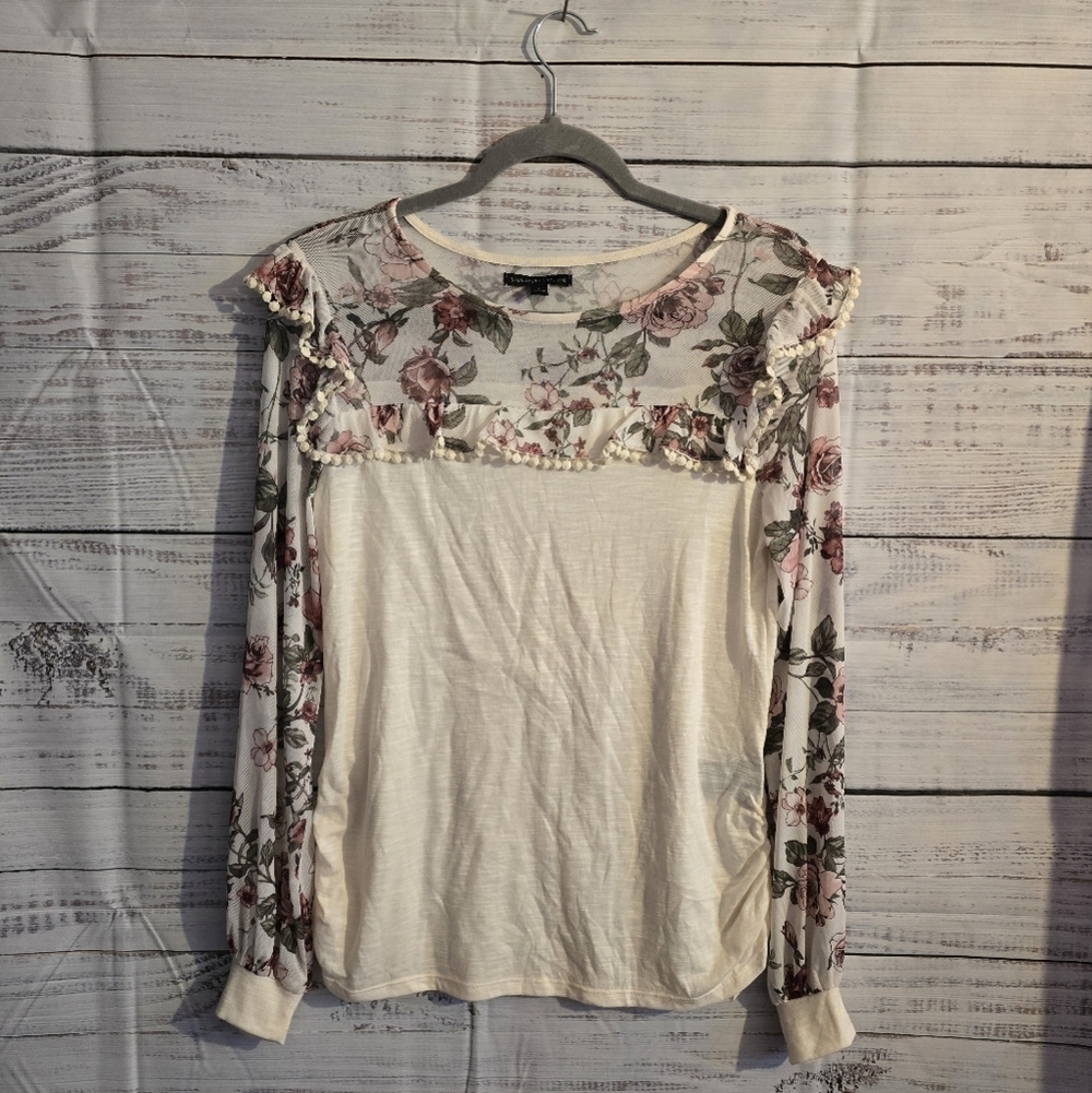 Signature Studio Floral‎ Cream Color Womans Longsleeve Cottagecore Size Small
